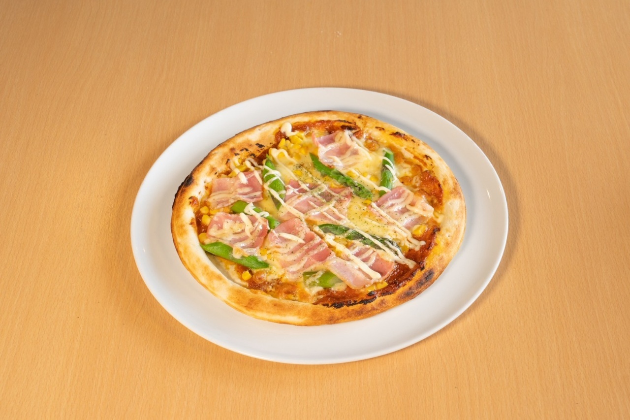 コーンとアスパラのベーコンマヨpizza